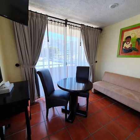 Suites Pancho Villas Bacalar - Lagoon View ภายนอก รูปภาพ